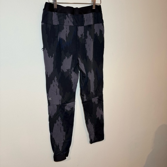 lululemon athletica Robert Geller collaboration Black Sweatpants Joggers - Picture 6 of 14